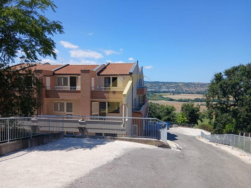 Trilocale in Via Dante Alighieri 3, Sant'Elpidio a Mare — foto 2 di 5