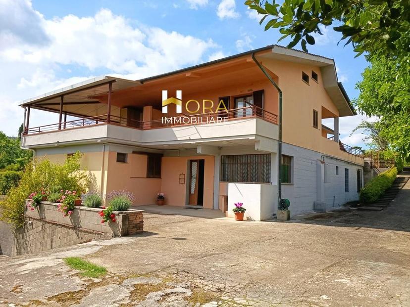 Villa in Via Fausto Coppi 22, Carmignano