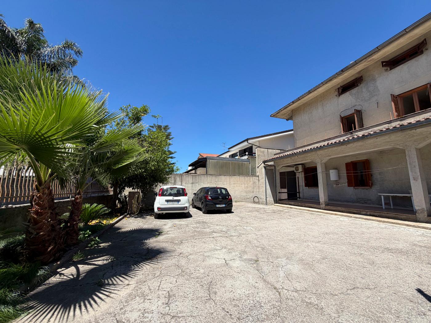 Casa indipendente in Via Alcide De Gasperi 25, Casapesenna