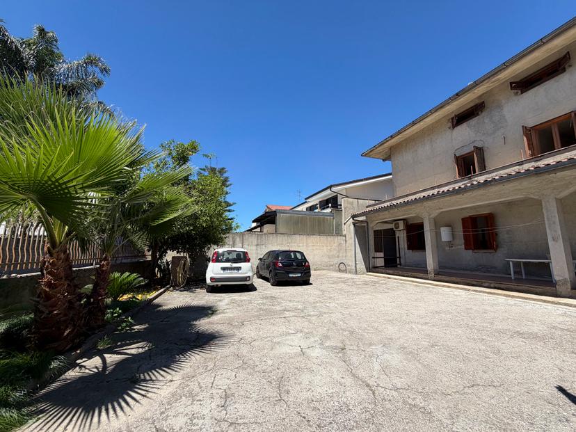 Casa indipendente in Via Alcide De Gasperi 25, Casapesenna