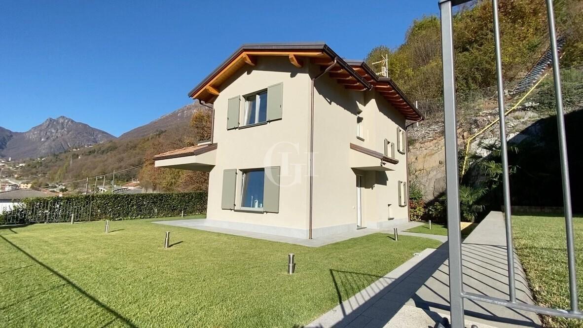 Villa unifamiliare in Via Bosco Impero, Carlazzo