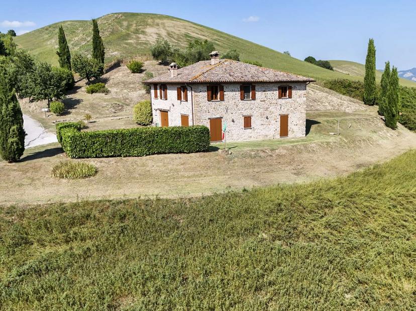 Casale in Via Pieve, Belforte all'Isauro — foto 3 di 5