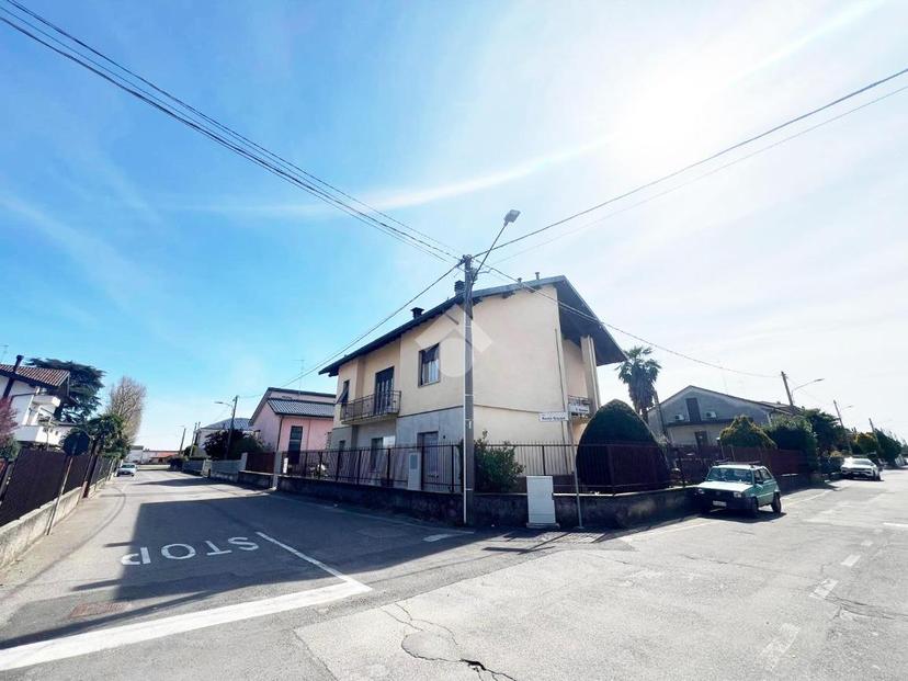 Villa in Via S. Giuseppe 231, Cislago — foto 4 di 5