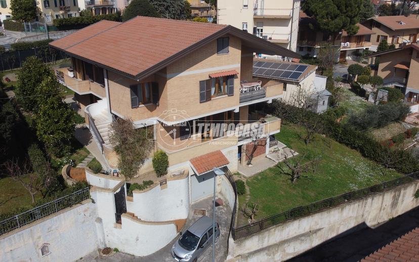 Casa indipendente in Via Fonti San Lorenzo, Recanati — foto 3 di 5
