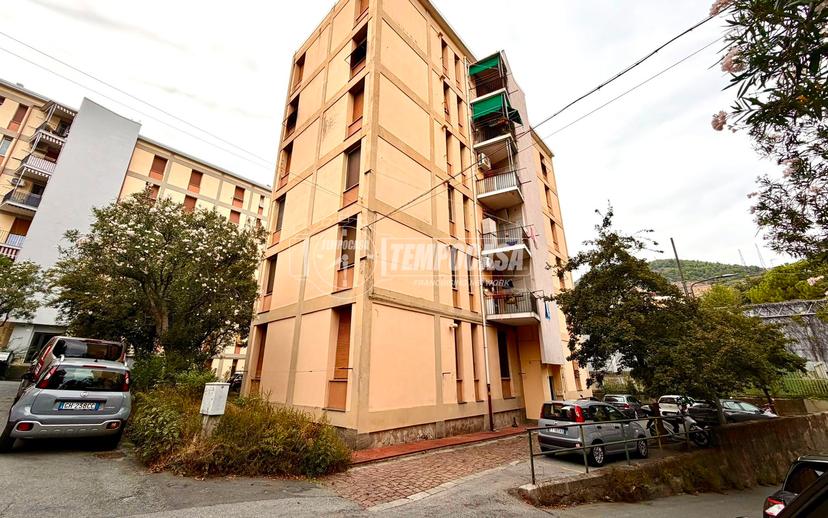 Quadrilocale in Via Fratelli Meldi 14, Genova
