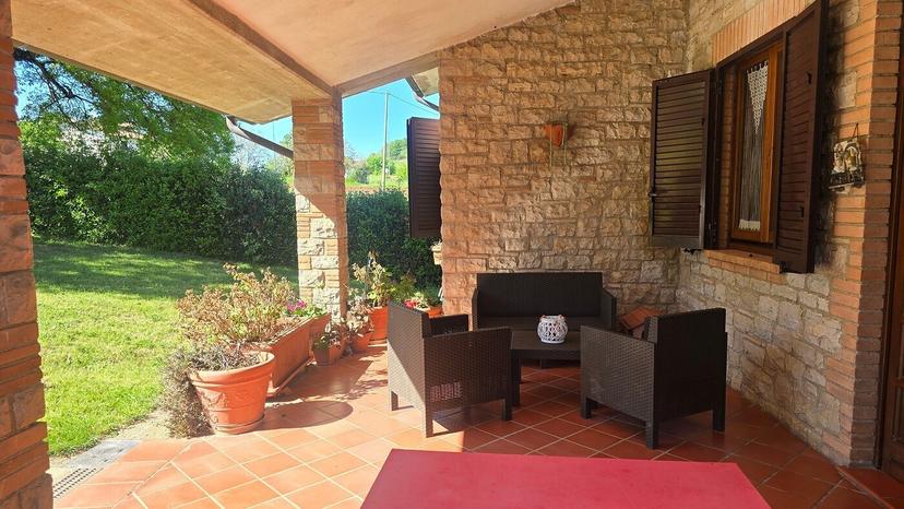 Casa indipendente in Piazza Sant'Antonio 1, Baschi — foto 4 di 5