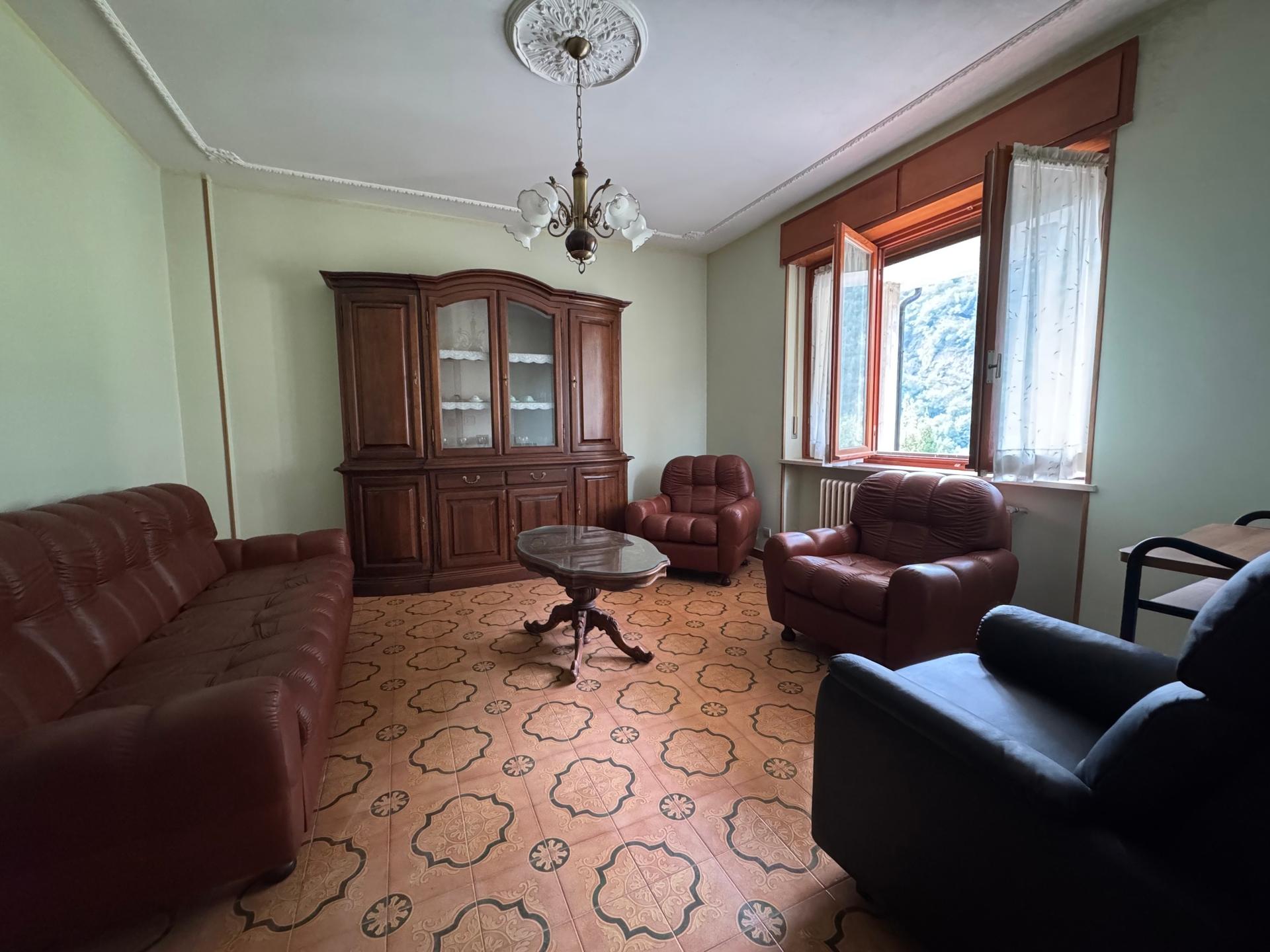 Villa bifamiliare in Frazione Calcinere Inferiore 27, Paesana
