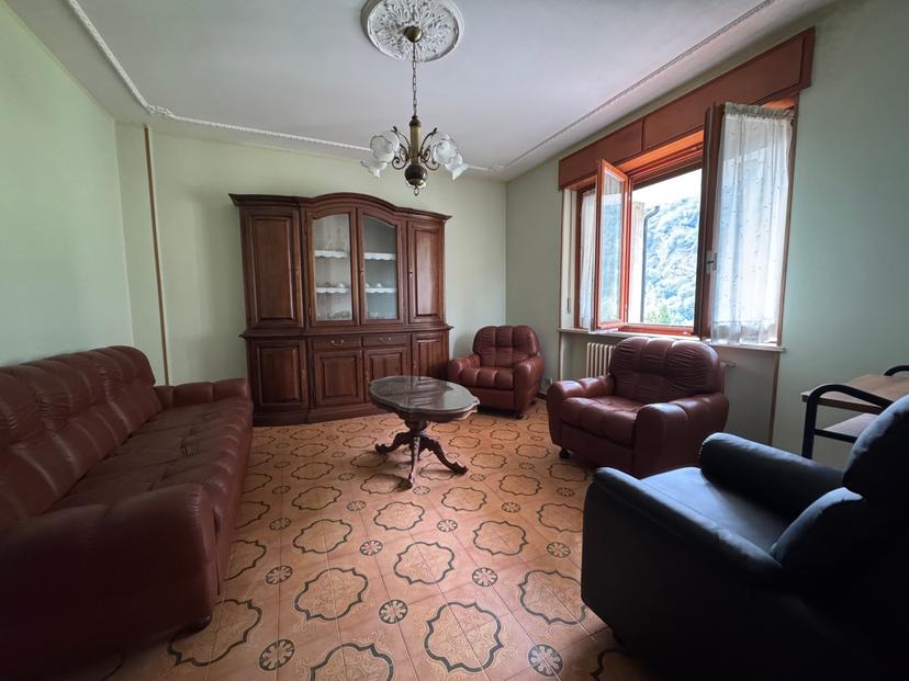 Villa bifamiliare in Frazione Calcinere Inferiore 27, Paesana