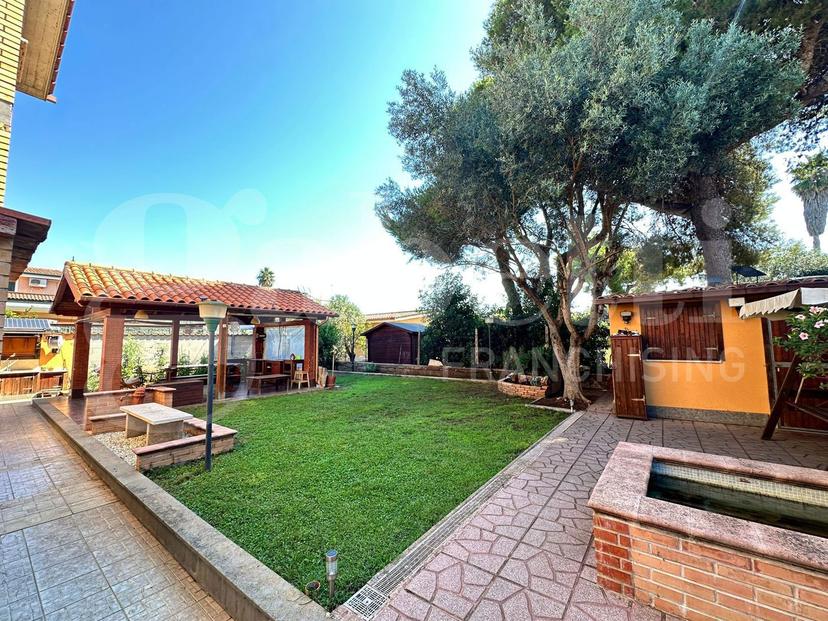 Villa in Via Dora Baltea  105, Ardea