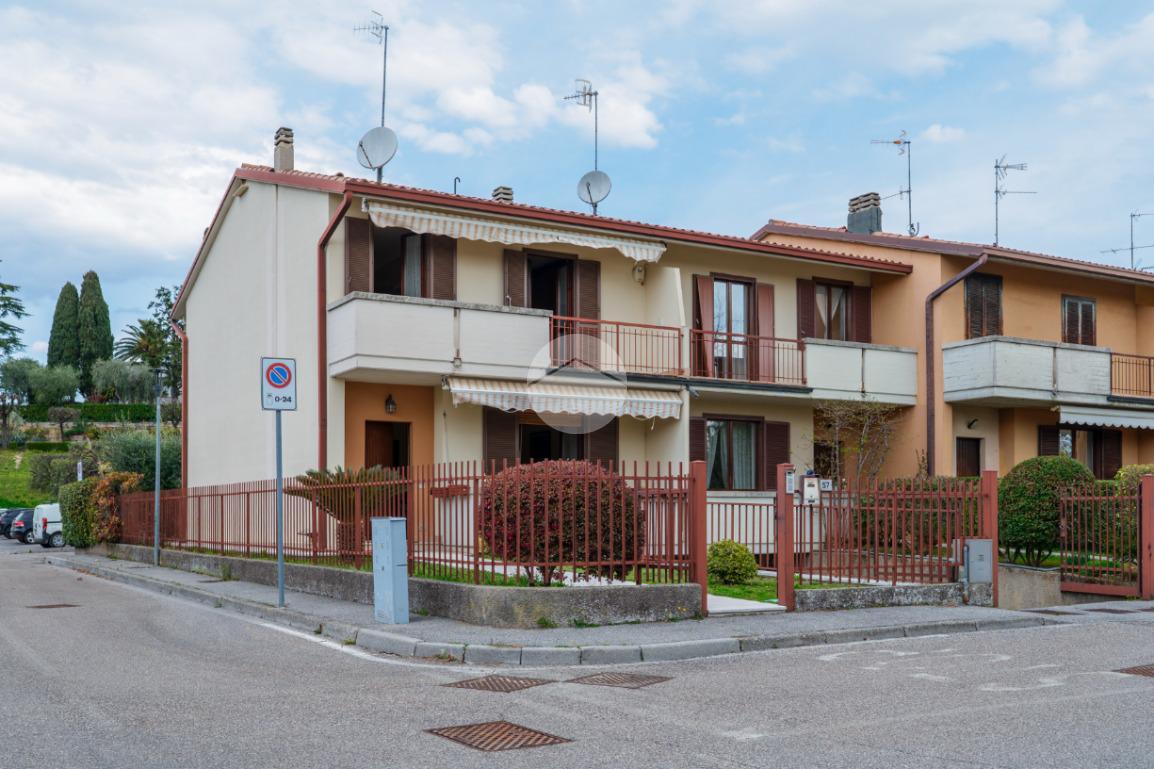 Villa a schiera in Via I Maggio 59, Manerba del Garda