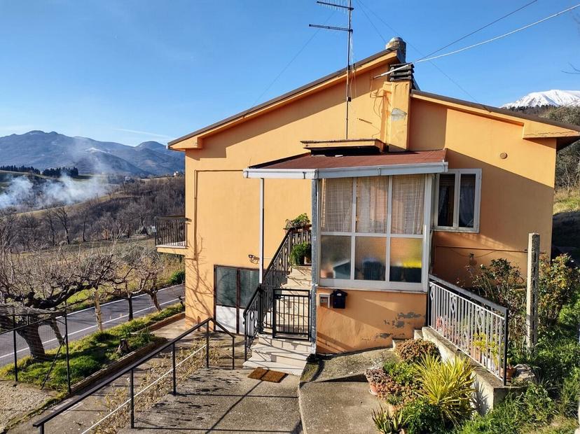 Casa indipendente, Farindola — foto 3 di 5