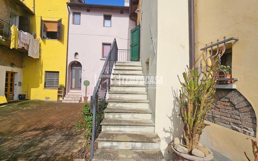 Trilocale in Largo Fratelli Villa, Borgo Rivola 3, Riolo Terme — foto 2 di 5