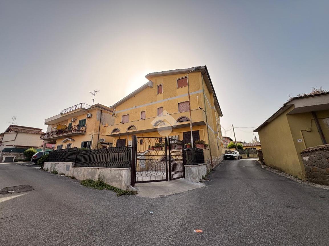 Appartamento in Via Annibaldi Riccardello 15, Lariano
