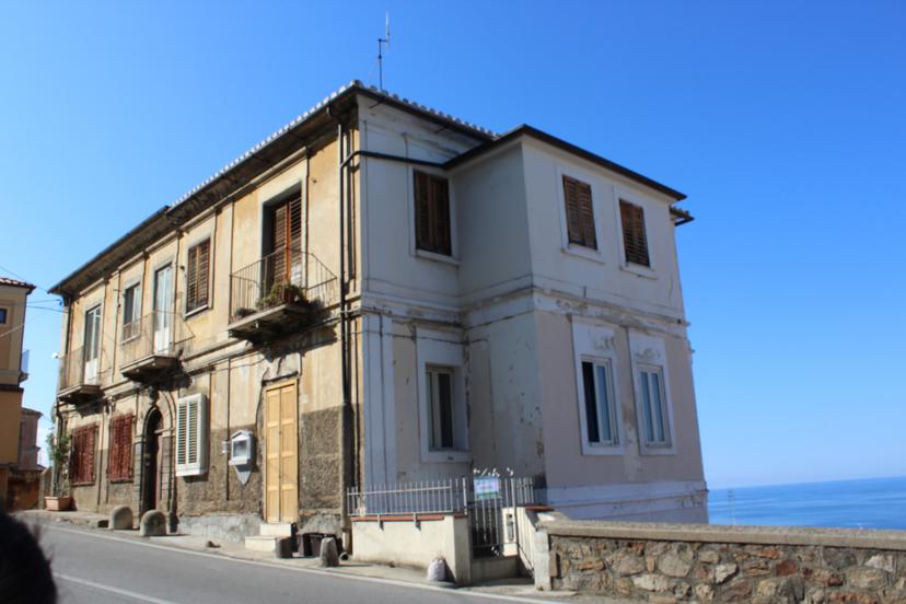 Bilocale in Via Marcello Salomone, Pizzo