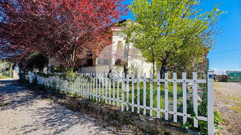 Villa unifamiliare in Via Giuseppe Mazzini, Cadelbosco di Sopra — foto 2 di 5