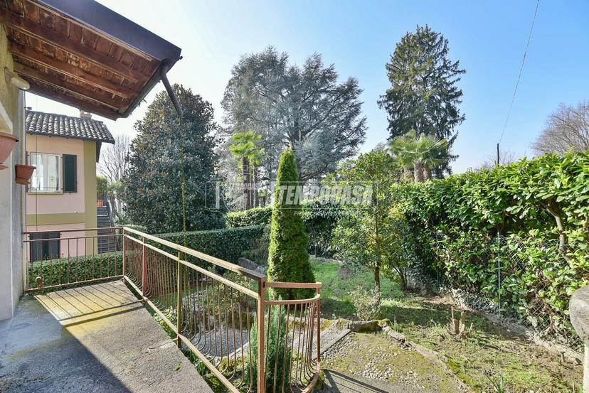 Casa indipendente in Via San Carlo 23, Capiago Intimiano — foto 3 di 5