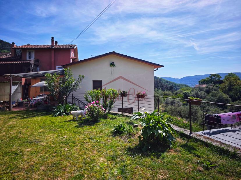 Villa a schiera in Via Caprignano, Castelnuovo Magra — foto 3 di 5
