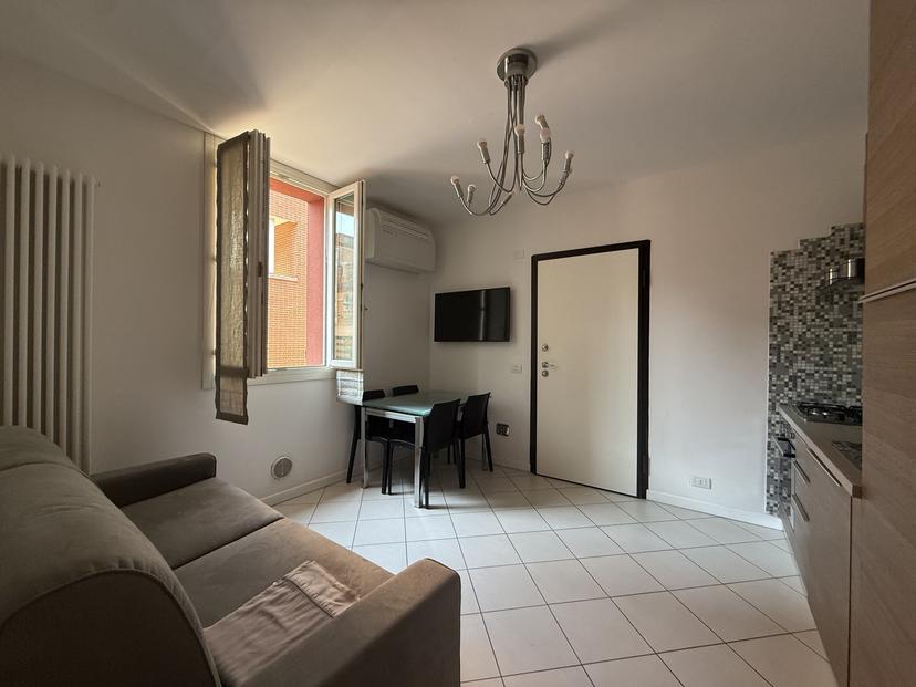 Monolocale in Via Guerrini 26, Bologna