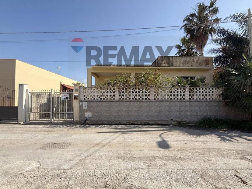 Villa in Via Agamennone 3, Valderice — foto 3 di 5