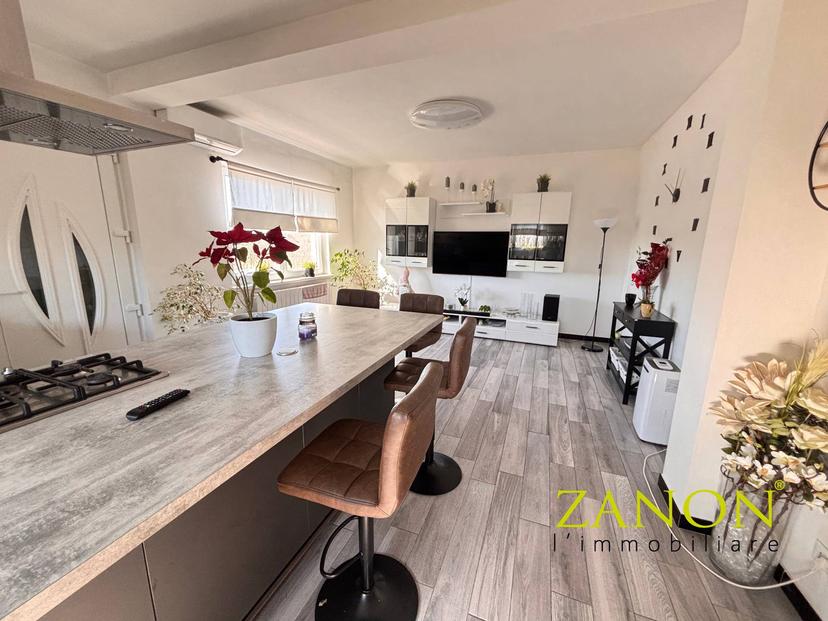 Casa indipendente in Via Quattroventi 104, Corno di Rosazzo — foto 3 di 5