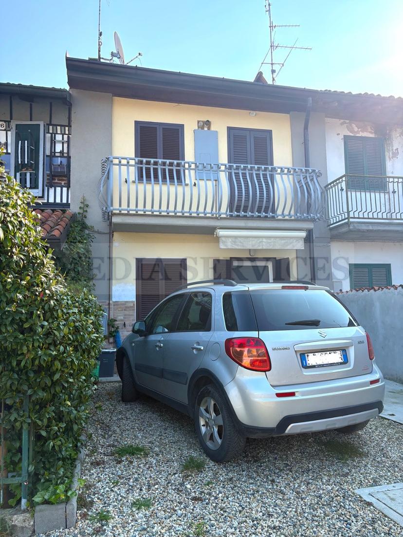 Villa a schiera in Via Roma N° 35, Gropello Cairoli — foto 3 di 5