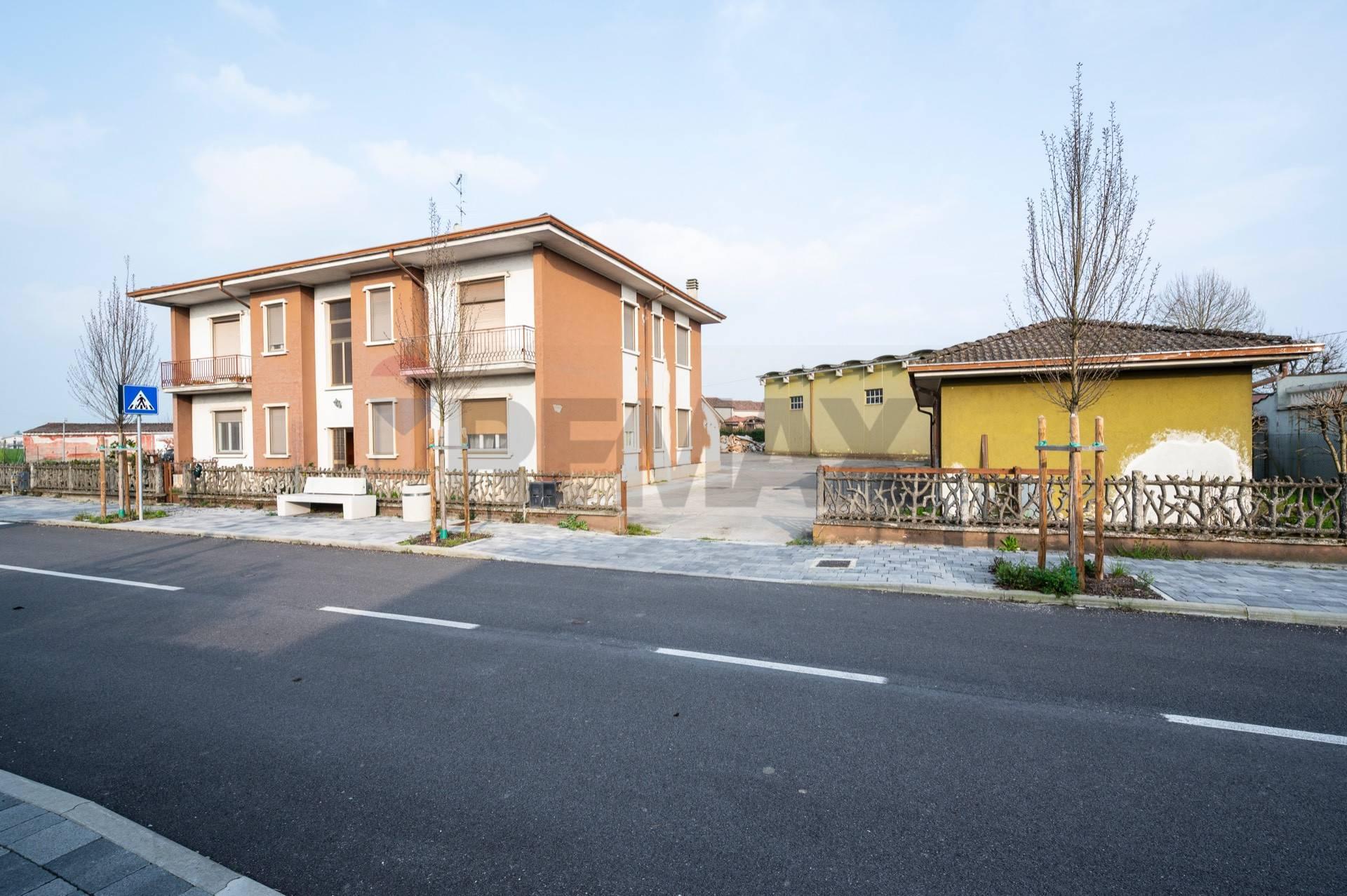 Quadrilocale in Via Marconi 15, Commessaggio