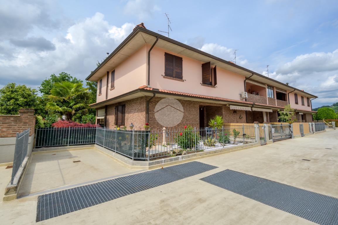 Villa a schiera in Via Claudia 5558, Savignano sul Panaro