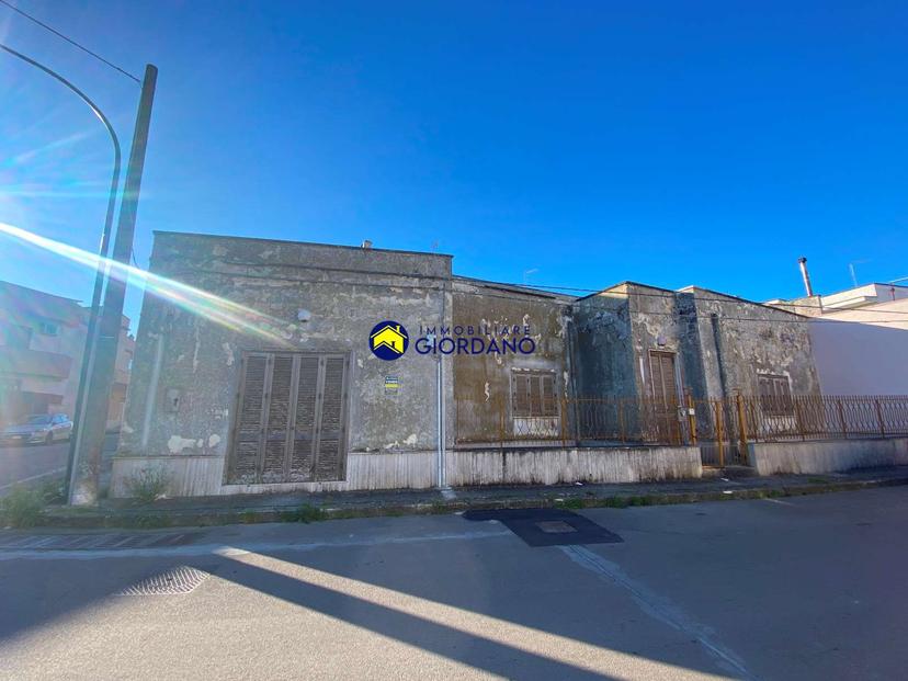 Casa indipendente in Via Piemonte, 52 Angolo Via Don Luigi Sturzo, Campi Salentina — foto 4 di 5