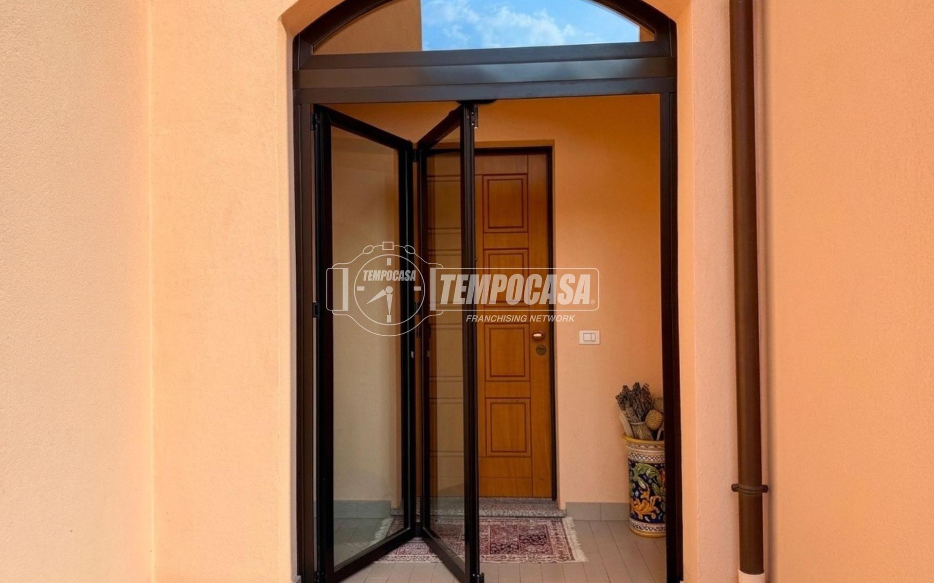 Villa a schiera in Via Donatori del Sangue 12, Lesmo