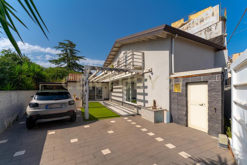 Villa in Via Immacolata, Catania — foto 2 di 5