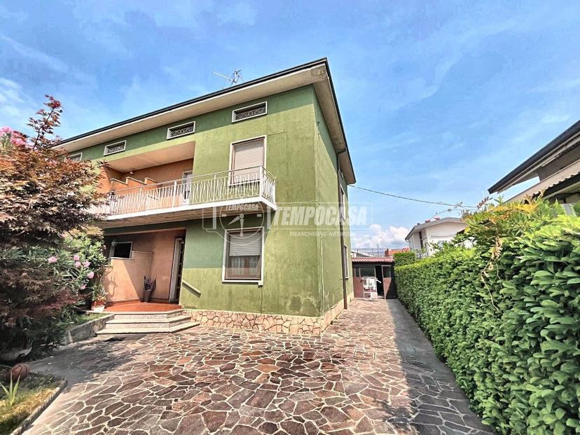Villa a schiera in Via Enrico Frizzoni 30, Treviolo — foto 5 di 5