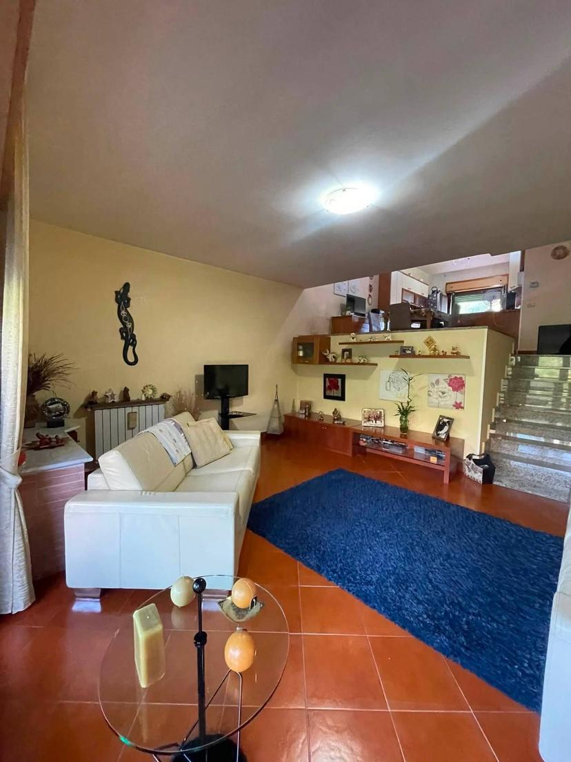 Villa a schiera in Via Sicilia 82, Alatri
