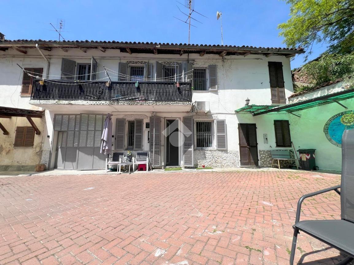 Casa indipendente in Frazione Quarto Superiore, Asti