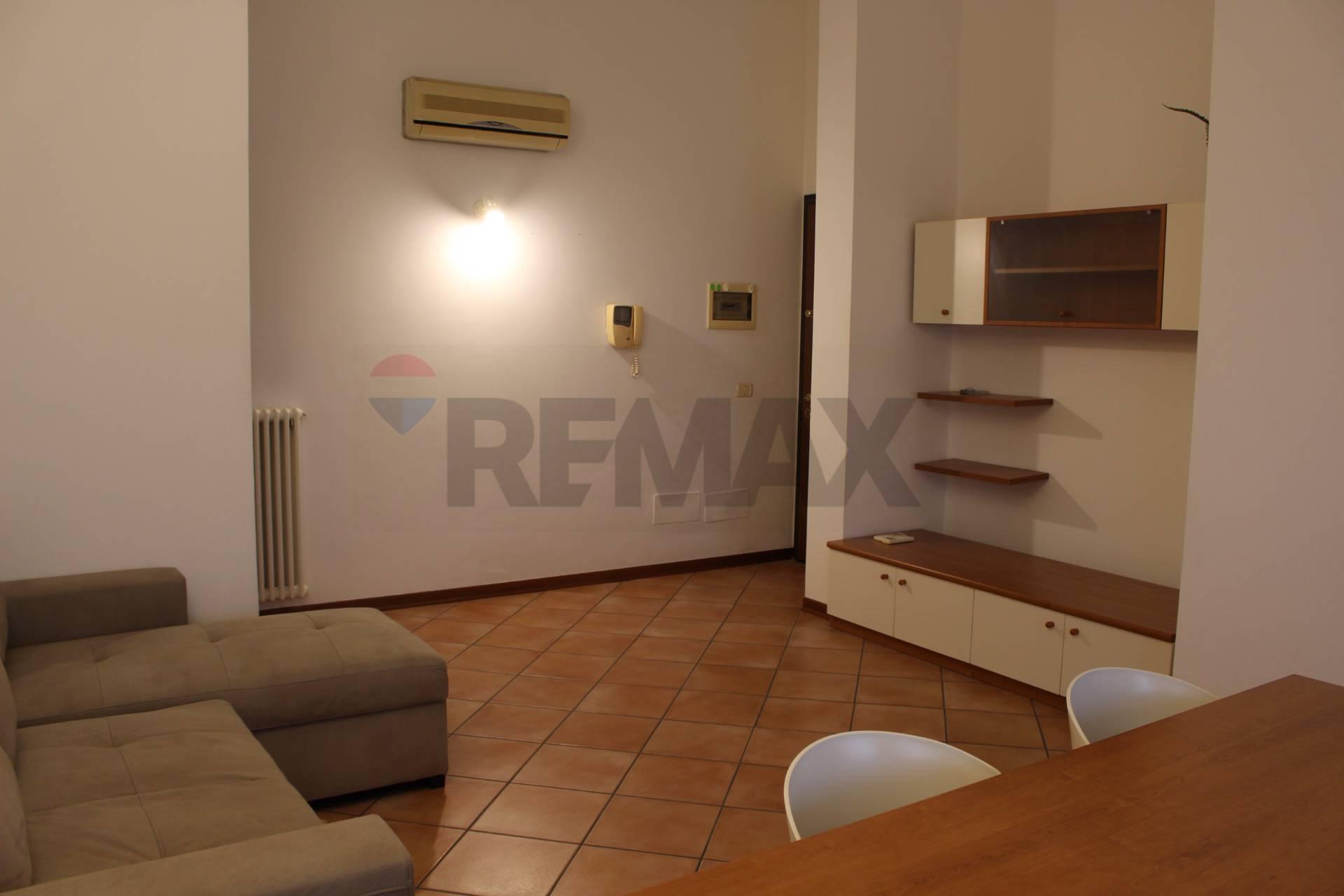 Trilocale in Via Emilia all'Ospizio 30, Reggio nell'Emilia