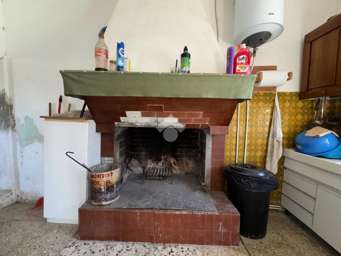 Rustico in Via Ripe 10, Montelabbate