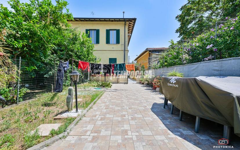 Appartamento in Via Cestoni, Livorno