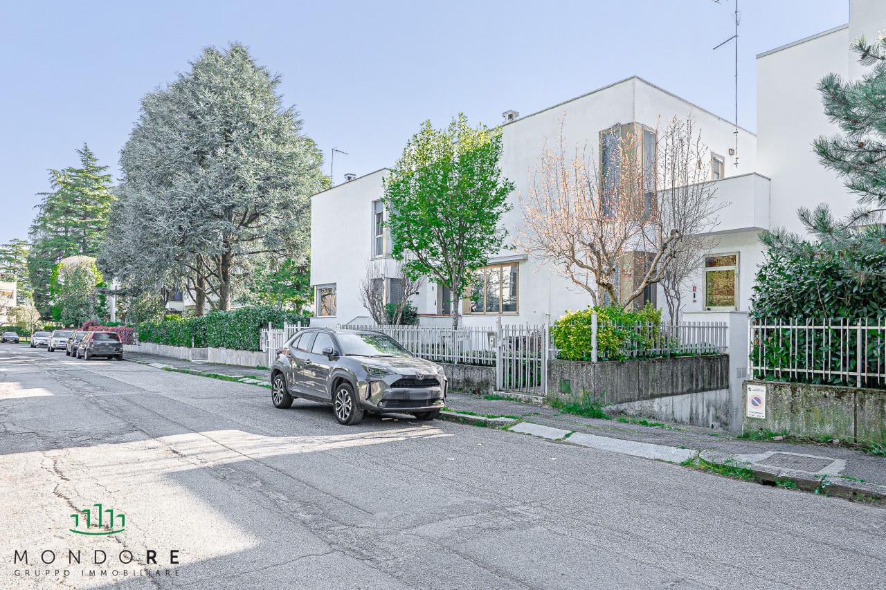 Villa in Via Giambologna, Casalecchio di Reno