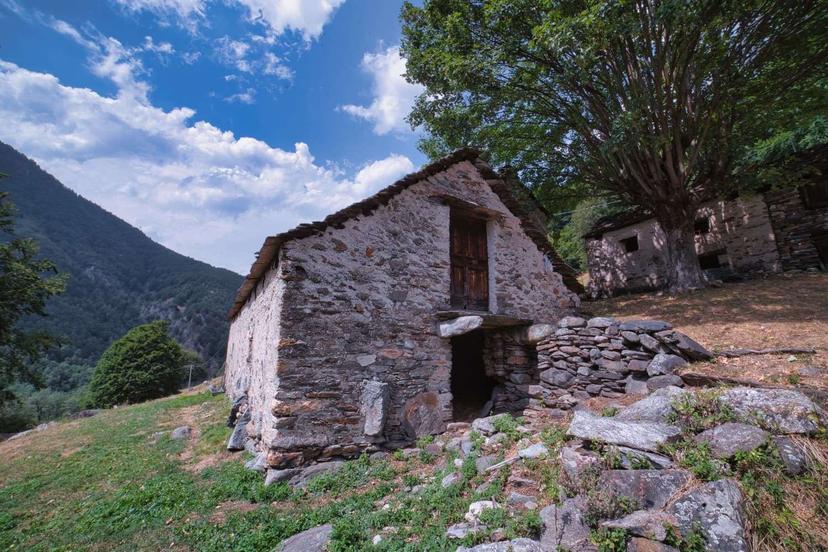 Baita in Val Loana, Malesco — foto 3 di 5