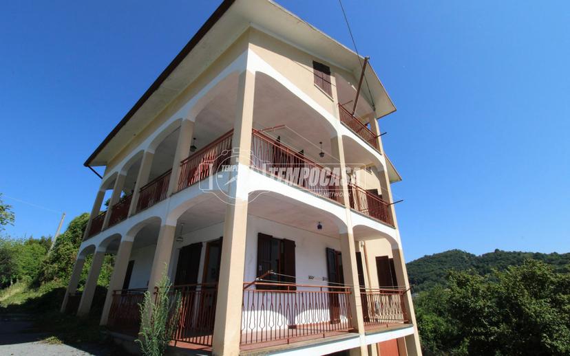 Casa indipendente in Via Ceva 12, Battifollo