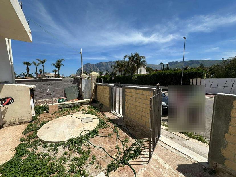Porzione di villa in Via Generale Carlo Alberto dalla Chiesa, Terrasini — foto 2 di 5