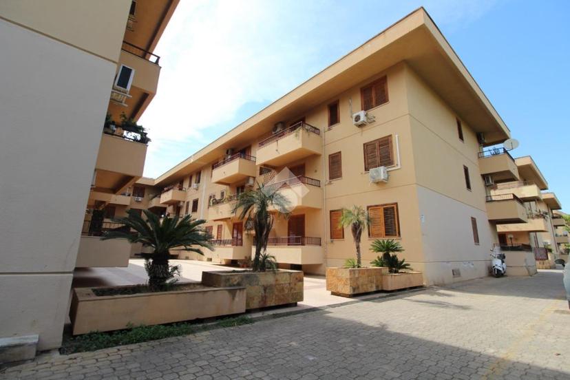 Quadrilocale in Via CL 33 9, Palermo