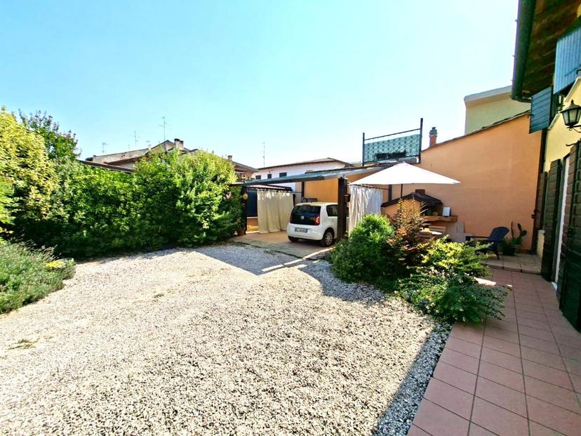 Villa a schiera, Villafranca di Verona
