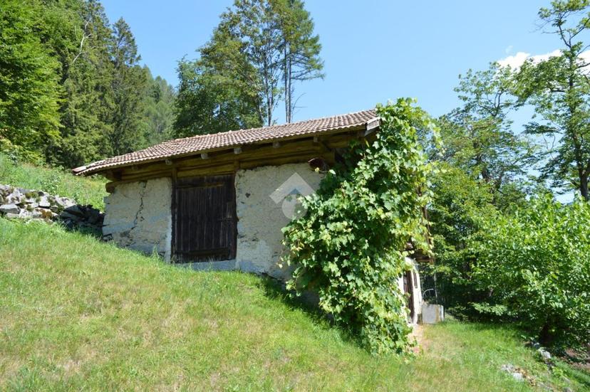 Rustico in Via Loc., Strembo — foto 2 di 5