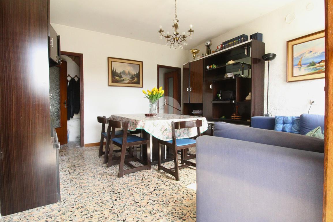 Casa indipendente in Via Costa 17, Vetto