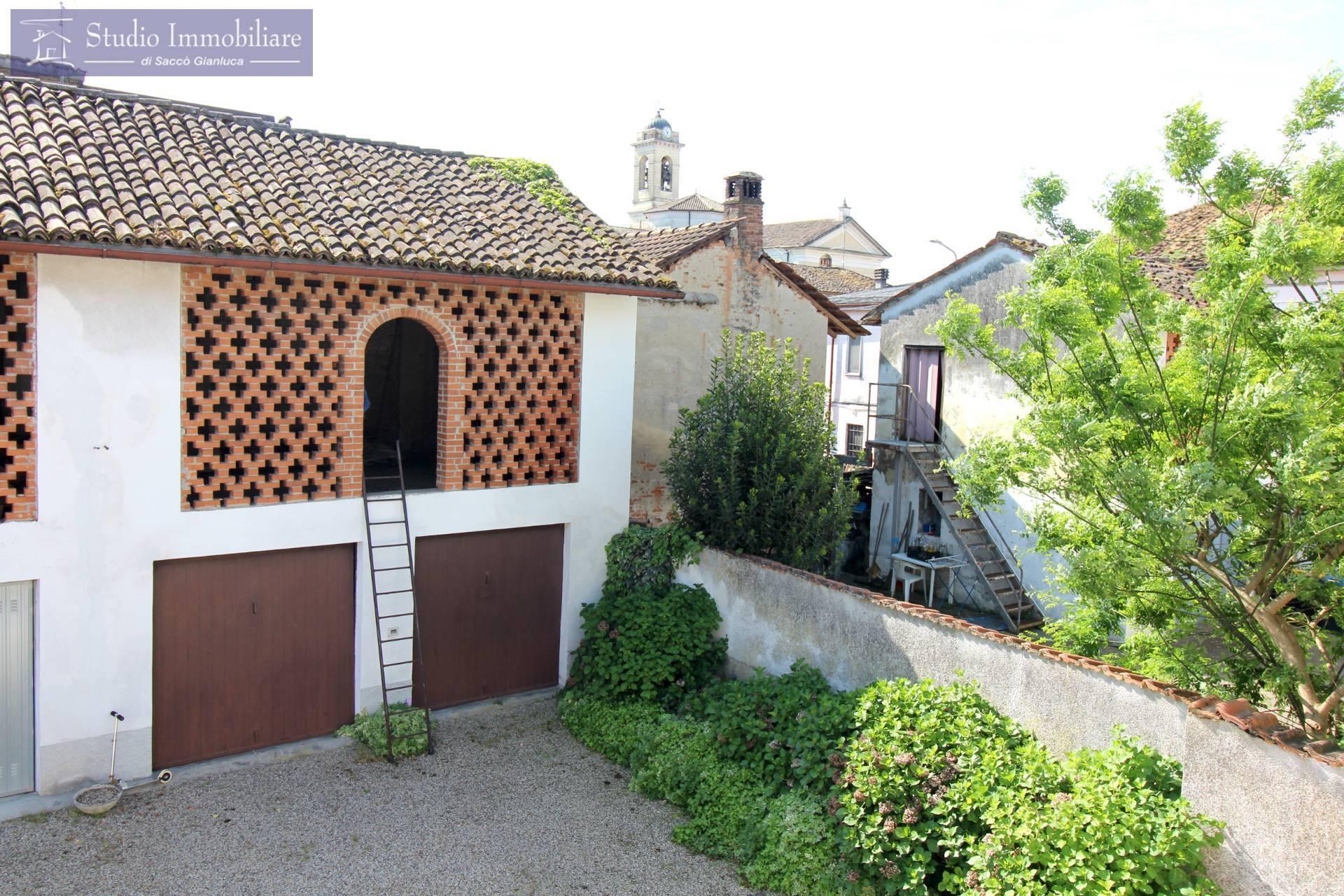 Casa indipendente in Via del Canale 32, Bastida Pancarana