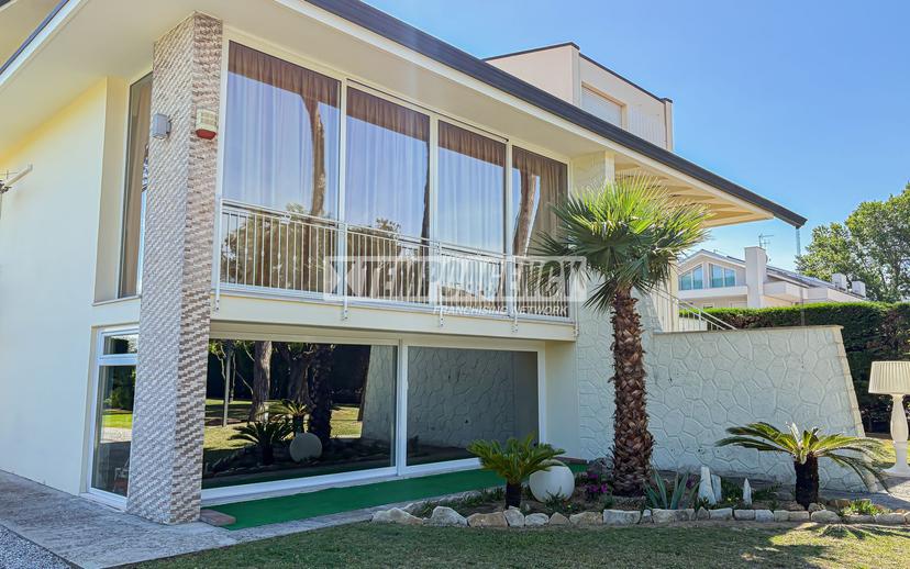 Casa indipendente in Via Pinarella 95, Cervia — foto 2 di 5
