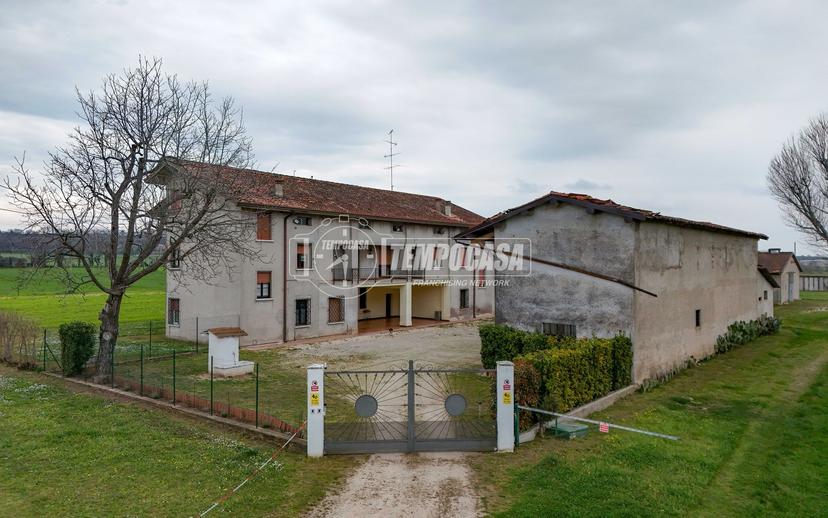 Casale in Via Pietra Pizzola, Lonato del Garda — foto 2 di 5