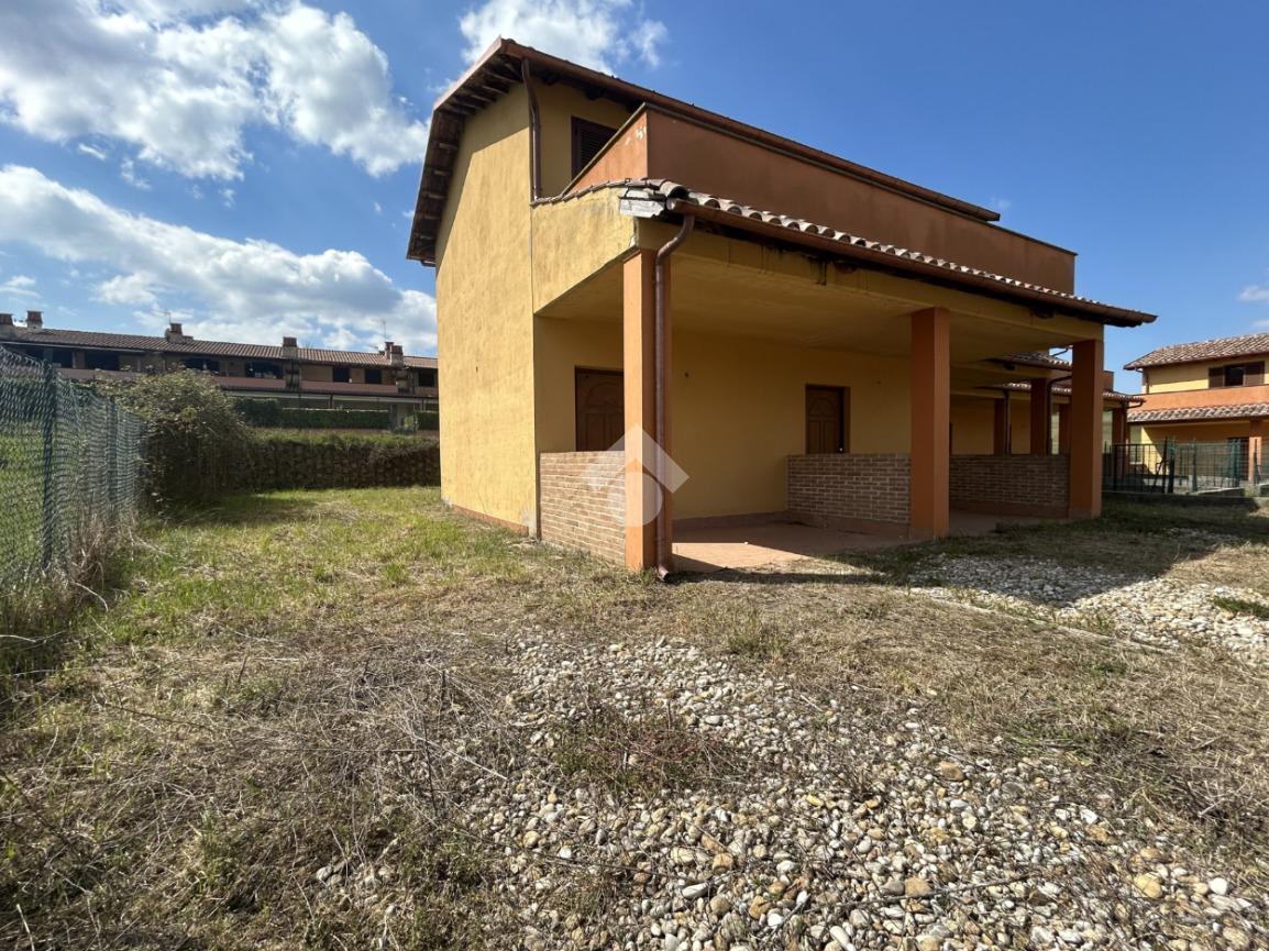 Villa a schiera in Vocabolo Casanova 19, Montecastrilli