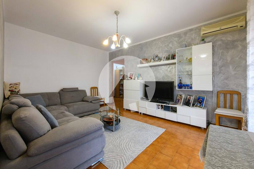 Trilocale in Via Zambonini, Reggio nell'Emilia