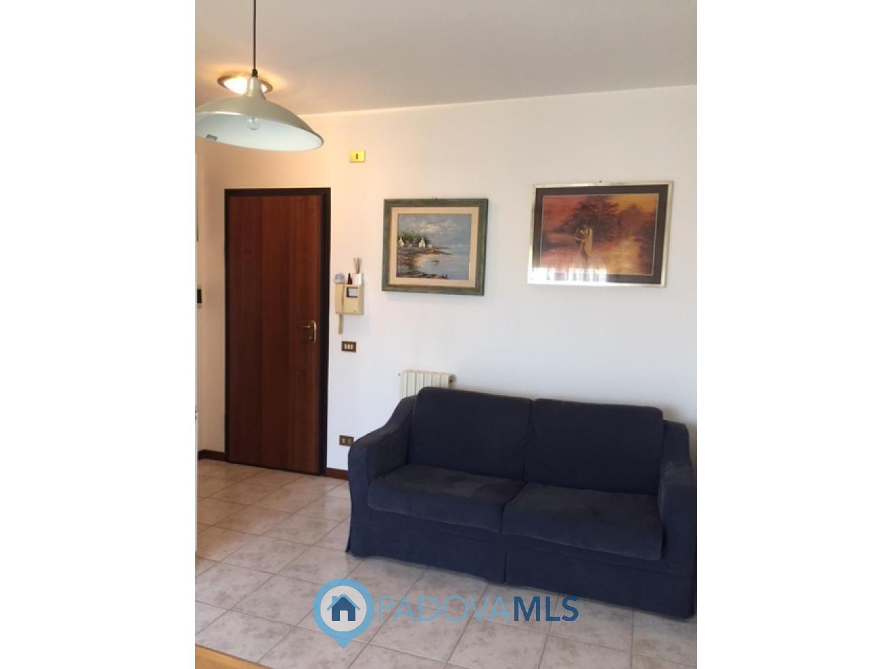 Trilocale in Via Po, 34, Montegrotto Terme